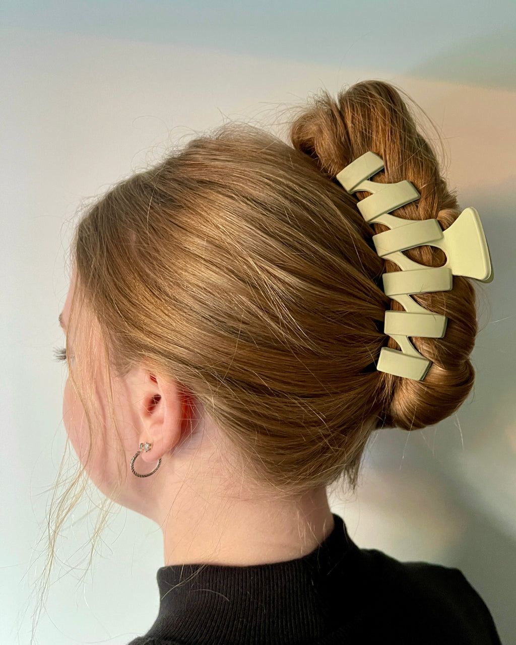 Wavy Matte Clip